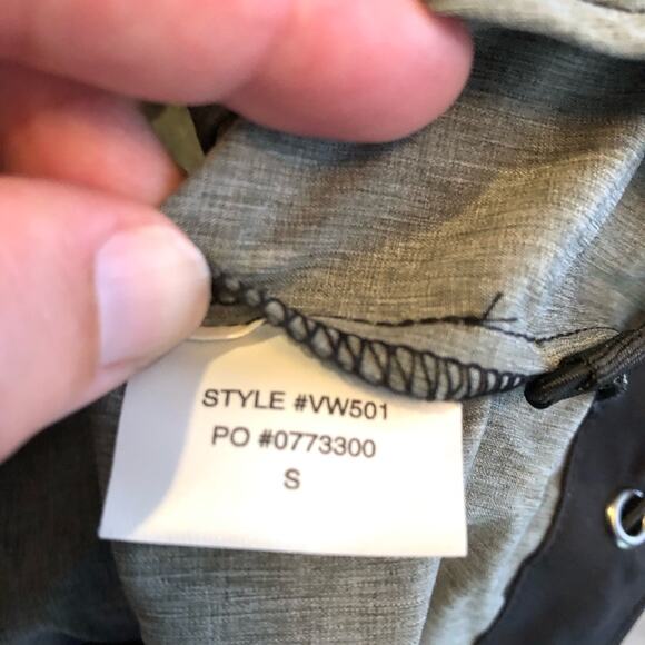 Vuori Outdoor Trainer Shell black gray camo zip front hooded jacket size Small - Picture 10 of 16